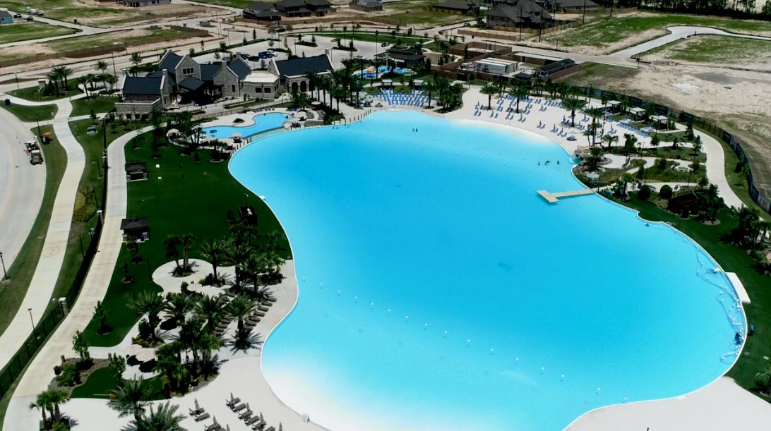 crystal lagoons balmoral lagoon